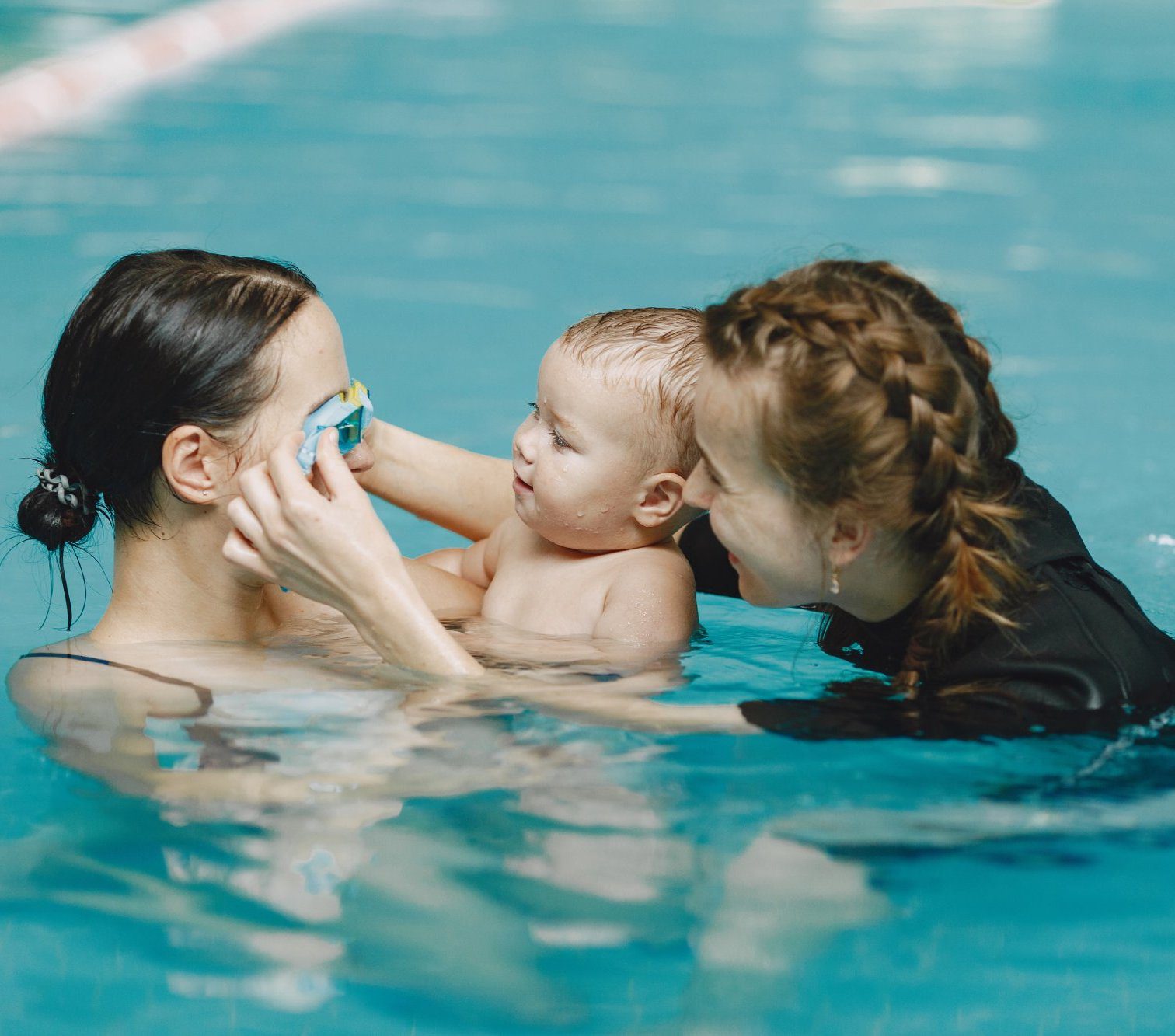 Kids swimming classes
